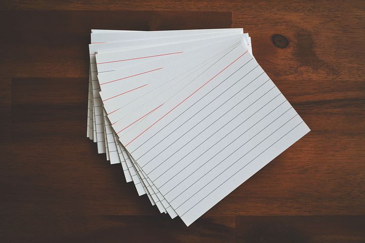 Budovanie slovnej zásoby: Malé indexové kartičky (flashcards) s veľkým účinkom